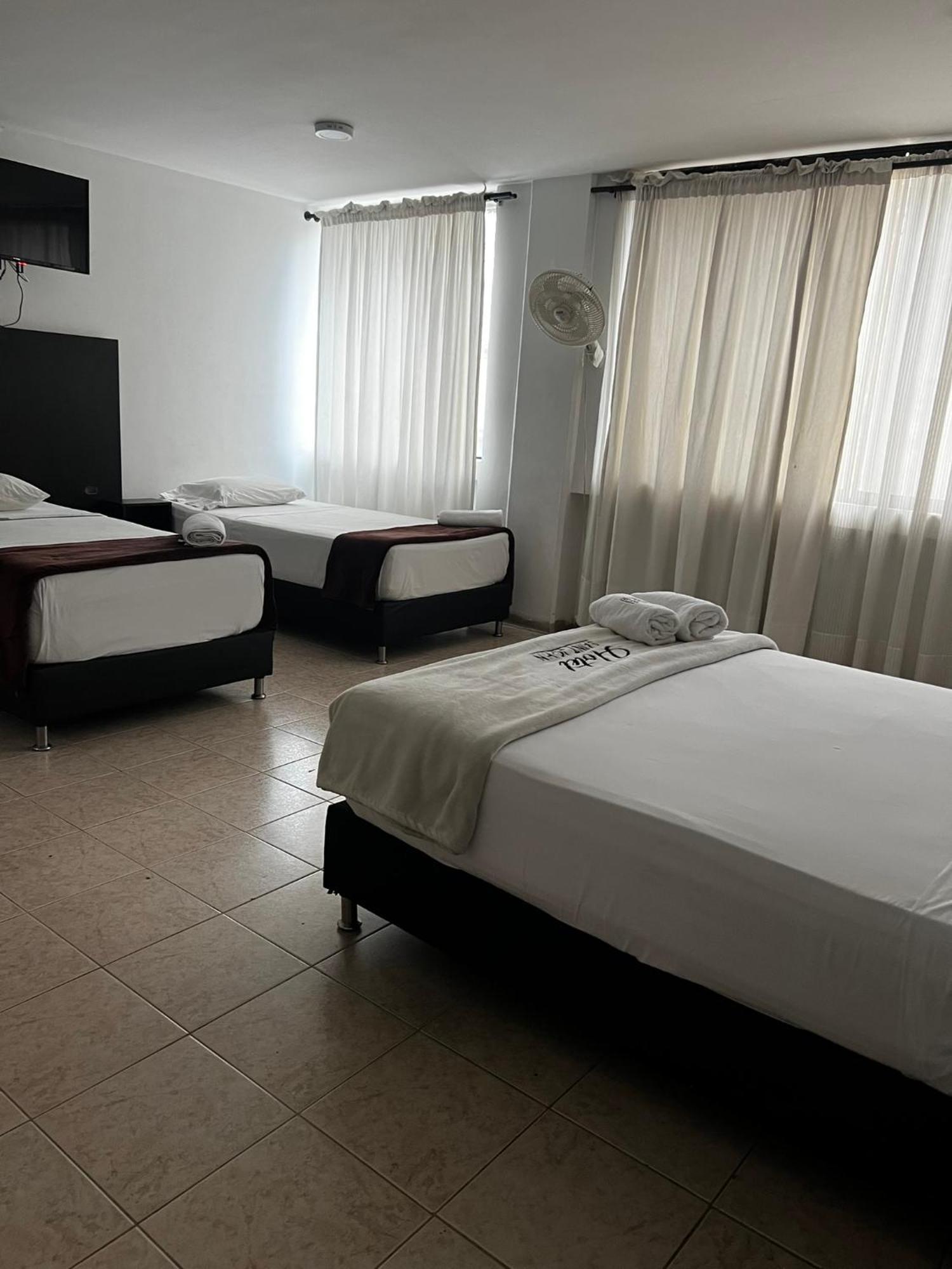 Hotel Saint John Медельин Экстерьер фото
